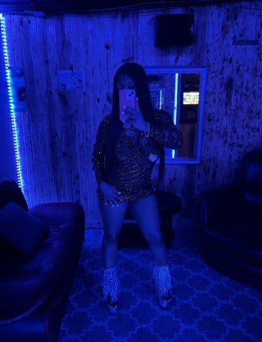 Milwaukee WI Female Escort — Pussy Cat Ready for Meet & Show - 1