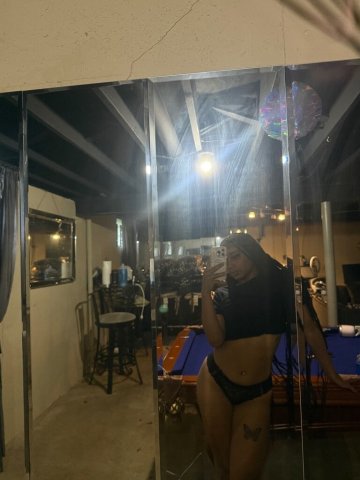 Kansas City MO Birthday Outcalls — Female Escort - 1