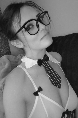Omaha, Nebraska 36-Year-Old Female Escort — Full Service, Videos, Nudes - 1