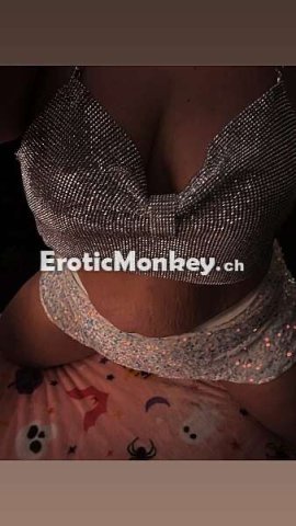 Discreet Female Escort in Des Moines — Text Only, Outcalls/Incalls/Car Visits - 1