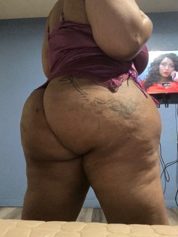 Milwaukee Female Escort — Thick and Clean - 1