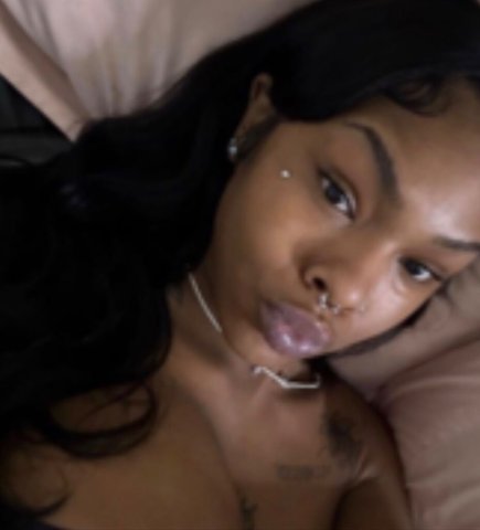 Milwaukee Female Escort — outcalls & card dates - 1