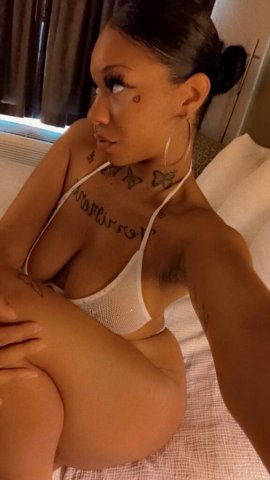 Keesh  SlimThick Mixed Mami Natural Body Escort - 1