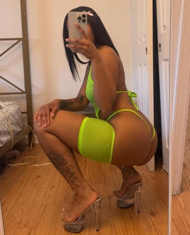 Milwaukee Petite Incall Only Female Escort - 1