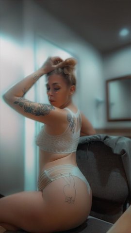 Bunnii Paradise in Marina (Incall Only) — Golden blonde with blue eyes - 1