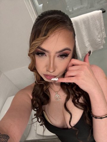 Petite Seductive Extravert Outcalls Only in Fresno, CA - 1