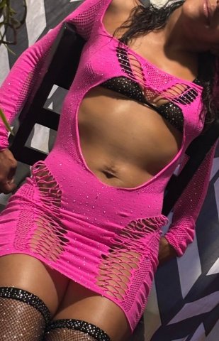 Tacoma Female Escort — Long curly hair + premium oral sessions - 1