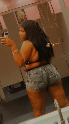 Gainesville FL Female Escort — Car Date Only (QV + HHR) - 1