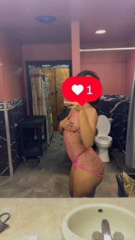 Milwaukee Female Escort for Outcalls - 1