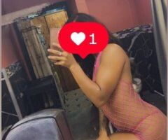 Milwaukee Female Escort for Outcalls - Image 2