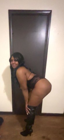 Milwaukee Female Escort — private dances, live shows & outcalls - 1