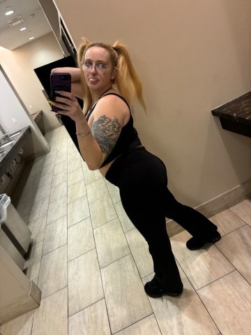 Akron Blonde Fetish Content + Video Chats (Text Preferred) - 1