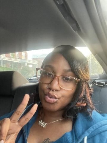 Salem Female Escort — Pics unedited, non-smoker, light social drinker - 1