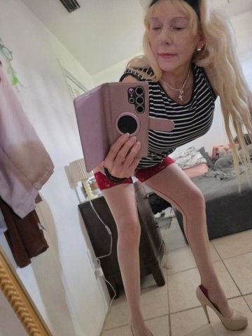 Mirabella (45) GFE Milf Model — Private Incall Booking - 1