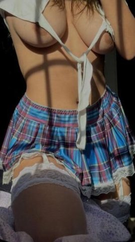 Chica Latina — Escort en Monterey (CA) disponible 24 - 1