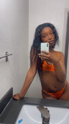 Seattle Female Escort — sweet chocolate treat outcalls - 1