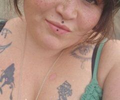 Columbia Curvy Gamer Girl — Left-Arm Amputee - Image 6