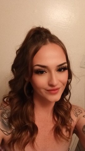 Cute brown-eyed escort (27) in Bakersfield, CA — mobile - 1