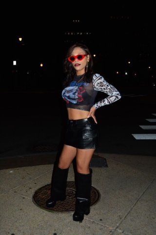 Lauren — Northern Virginia Female Escort for Relaxed Therapy Sessions - 1