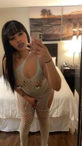 Olympia Upscale Escort — Natural “thick babe” + Private Dance Sessions - 1