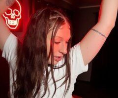 Portland, Oregon Female Escort — Outcalls & Cardates Tonight - Image 2