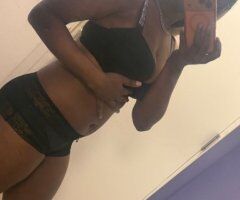 Manhattan escorts - Manhattan Female Escort — In-Call & Out-Call, Slim-Thick (No Bareback/Bare Anything)