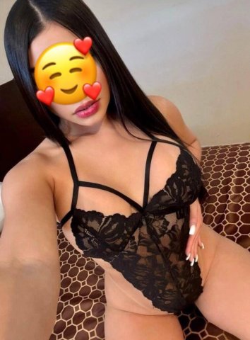 Monterey CA Latina Escort — Hago Extras BBJ con Condón - 1