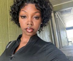 Chocolate baddie  — slim but thick escort for video calls - Image 2