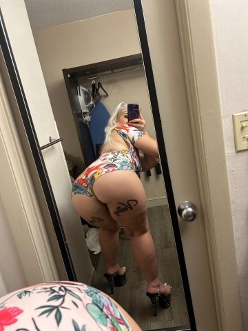 Jasmine (21) — Fairfield Greek-Friendly Female Escort - 1