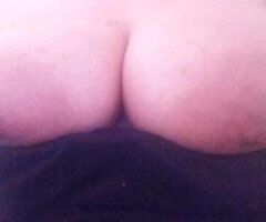 Everett WA Female Escort — QV 130, HHR 180, 250 - Image 5