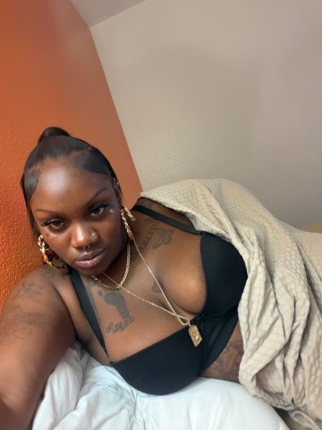 Long Beach Female Escort — Outcalls & FaceTime - 1
