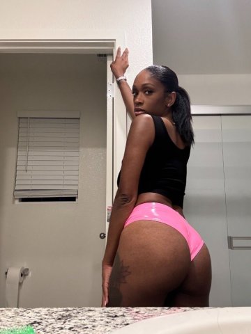 Salem, OR Female Escort — Upscale Incall - 1