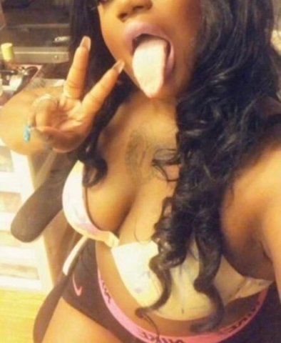 Scarlet — Discreet Female Escort in Rockford - 1