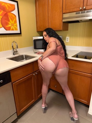 Amarillo TX Female Escort — Outcalls Only (Text) - 1