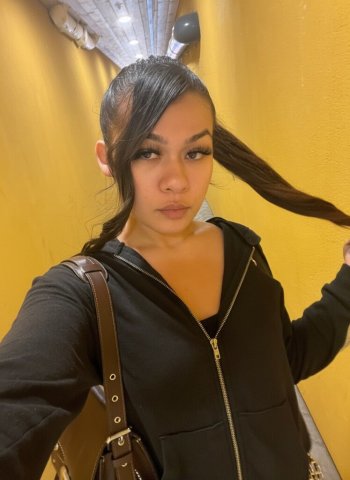 Petite Asian Two-Girl Hosting in West Oakland - 1