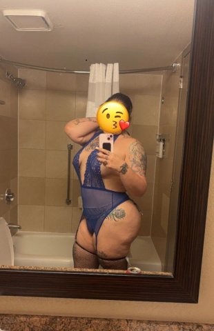 Outcalls anywhere — petite chocolate snow bunny - 1