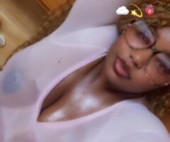 San Antonio Luxury Escort for Discreet, Meaningful Dates - Image 4