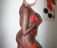 Kelly — 5'8" Petite Dark-Skin Chocolate Female Escort (Incalls) - Image 2