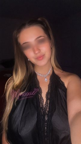 Sexy Moxxxie Hooky Specials — Low Volume (San Antonio) - 1
