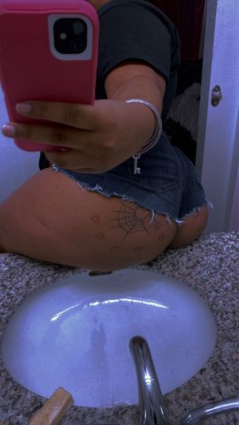 East Macon QV Special — Upscale Escort (23) for Men 35+ - 1