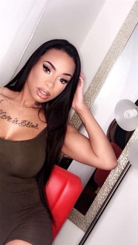 Brei — St. Louis Party Escort (Mature, Discreet, 5'5) - 1
