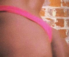 New Orleans Female Escort — discreet conversation and mutual moments - Image 3