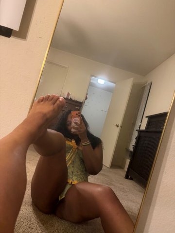 Thick, spoiled escort with sweet-to-nasty companionship - 1