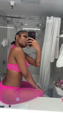 Cute, calm petite face card never declines — incalls only - 1
