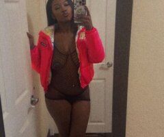 Palm Springs escorts - Palm Springs Outcall & Car Fun Specials — Discreet Booking
