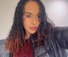 Come chill with a foreign babe — thick, respectful 27 (5'8, 38D, 145) - Image 2