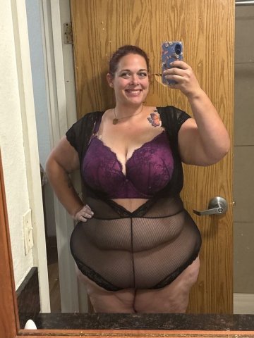 Voluptuous Escort (42) — Kink & Fetish Play - 1