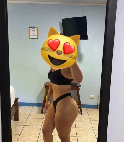 Cute daring girl looking to meet - 1
