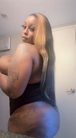 Ventura, CA H-Cup Big Booty Female Escort — Incall Specials (26) - 1