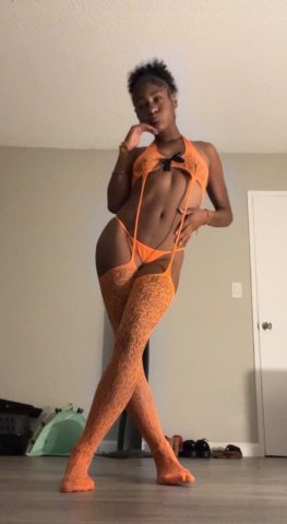 Long Beach CA FaceTime & Outcall Female Escort — Verification Required - 1